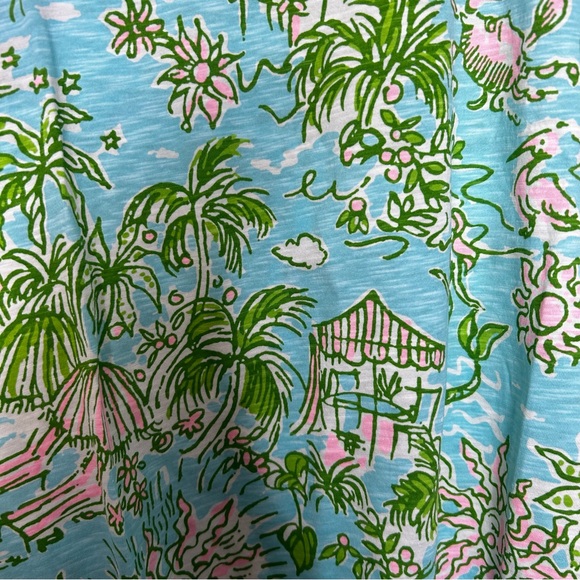 Lilly Pulitzer Graphic Mermaid Beach Print Tee Size: Medium (M) - Picture 3 of 7